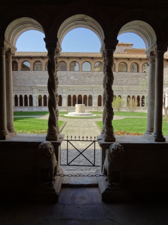686 San Giovanni in Laterano - Chiostro.jpg