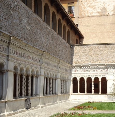 694 San Giovanni in Laterano - Chiostro.jpg