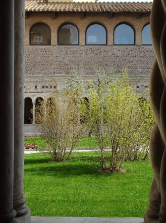 699 San Giovanni in Laterano - Chiostro.jpg